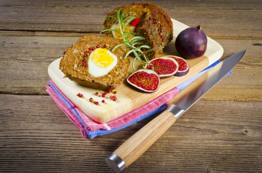 meat loaf with eggs and fig