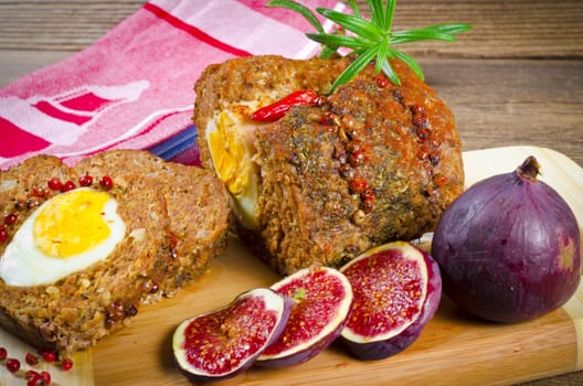 meat loaf with eggs and fig