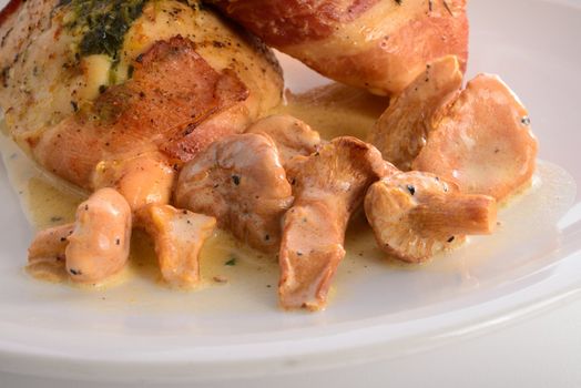 full chicken's breast with ham and spinach