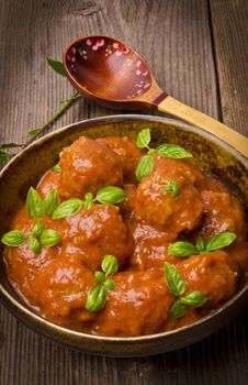 meatballs in tomato sauce