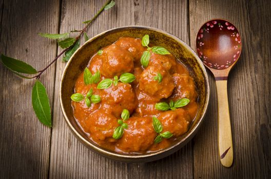 meatballs in tomato sauce