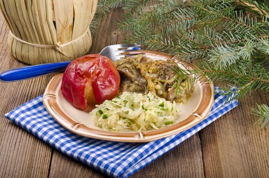 roasted liver with vegetables and apple