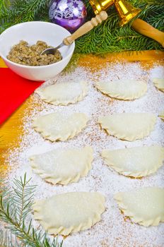 Piroggen (Pierogi) are full paste parcels or also meat pies from noodle dough.