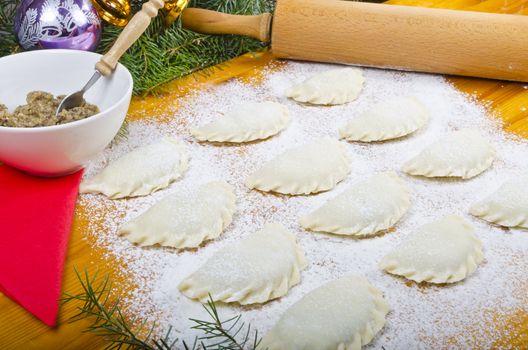 Piroggen (Pierogi) are full paste parcels or also meat pies from noodle dough.