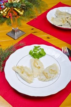 Piroggen (Pierogi) are full paste parcels or also meat pies from noodle dough.