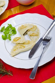 Piroggen (Pierogi) are full paste parcels or also meat pies from noodle dough.