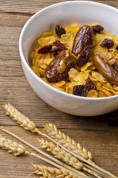 Muesli with low-fat milk and rusk