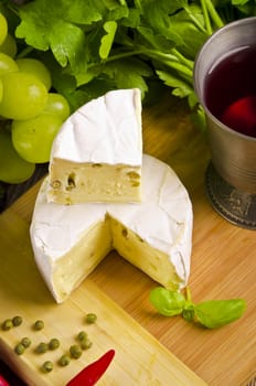 Brie with green pepper