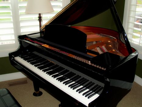 baby grand piano