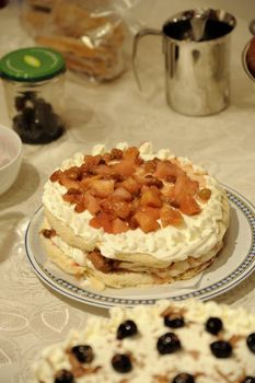 the preparation of atastefully beautiful cake