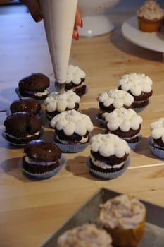 The preparation of tastefully beautiful cupcakes