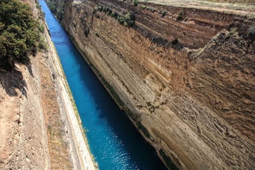 corinthos canal water passage grecce