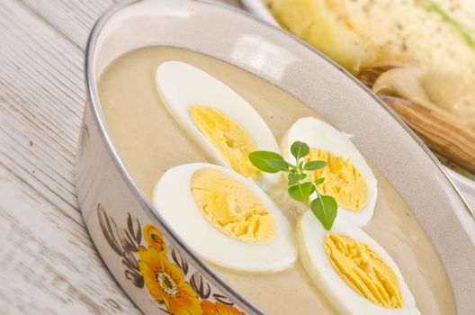 Eggs in mustard sauce