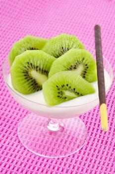  kiwifruit and mikado