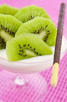  kiwifruit and mikado