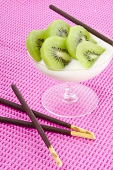  kiwifruit and mikado