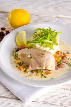 Chicken's breast fillet with Balsamico raisin sauce.