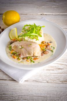 Chicken's breast fillet with Balsamico raisin sauce.