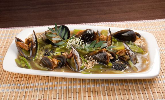mussels with vegetable and nut.Chinese style