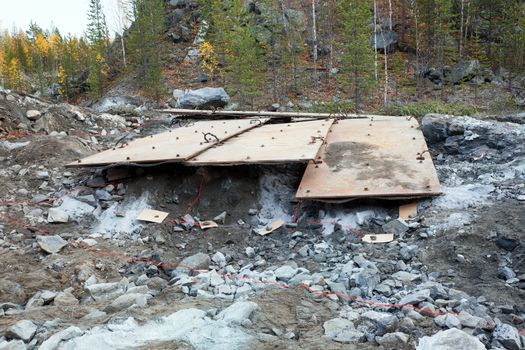 Preparing for the explosion of the rock in the construction of roads