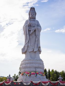 kuan yin statue