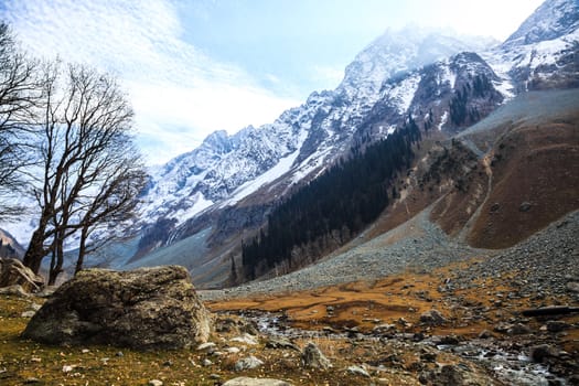 mountain view of sonamarg, kashmir, india