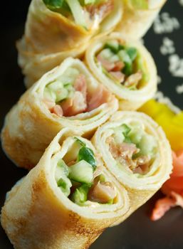 Chinese or Thai-style vegetable spring rolls 