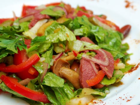 Healthy vegetarian Salad with bacon and basil 