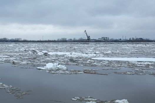 Drifting of ice. Driving of ice. Ice floe.
