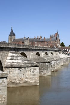 photograph of the castle and the bridge of gien in the loiret