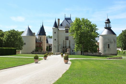 Photograph of the Castle of Chamerolles in the loiret