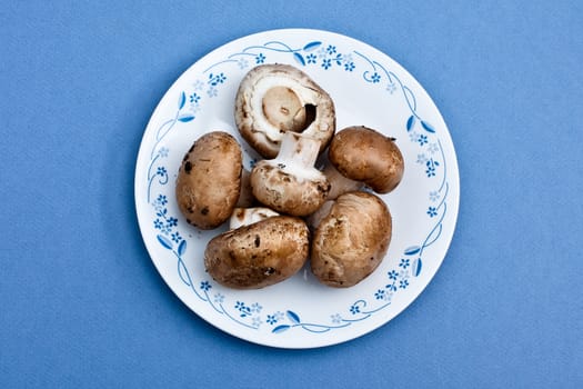 Bella mushrooms on plate