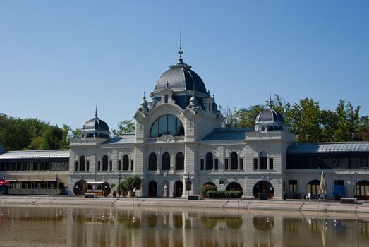 thermal baths in Budapest, view of the facade