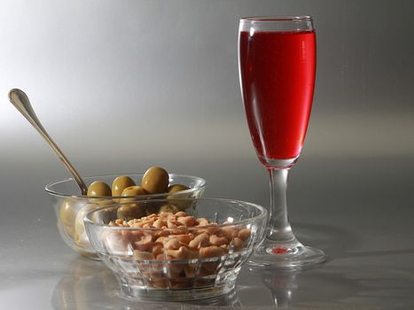 aperitif olive and nuts