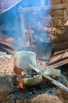 To dissolve bronze one needs a very high temperature, fire is then poked until arriving at the best result.