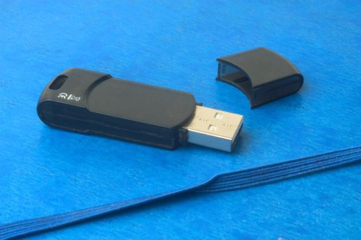 On paper or USB to gain place and by safety.