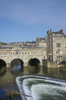 Historic Pulteney Bridge across the River Avon in Bath, Somerset, England.