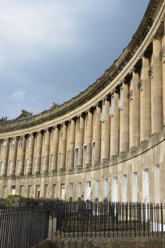 Royal Crescent. Large crescent of houses made from locally mined bath stone. Bath, Somerset, England