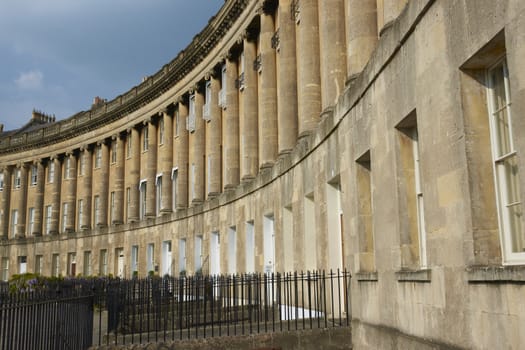 Royal Crescent. Large crescent of houses made from locally mined bath stone. Bath, Somerset, England