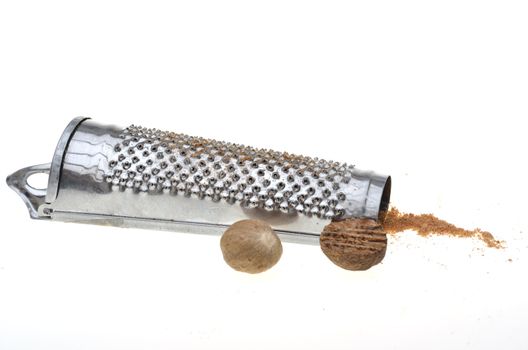 Food grater with two nutmeg 