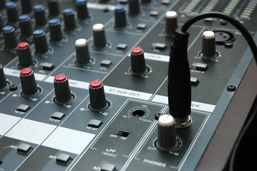 Connector signal sound mixer