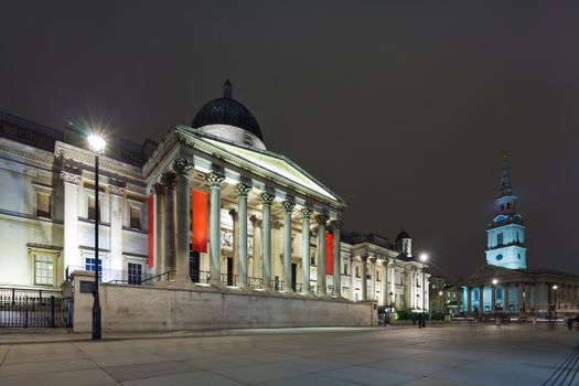 The National Gallery and St Martin's-in-the-Fie lds Church, London. Cityscape shot with tilt-shift lens, the vertical lines of the object stored