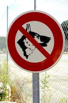 Panel prohibited with the dog for preserved cleanliness for the walkers.
