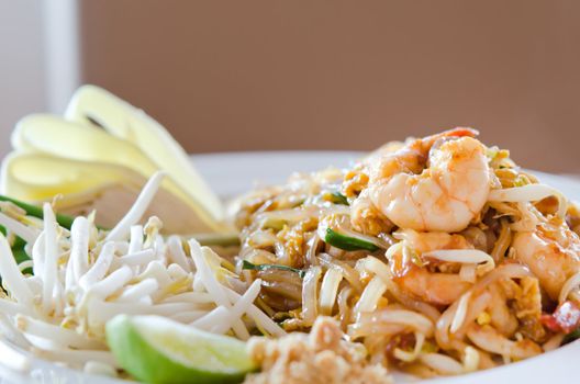 Favorite Thai cuisine , Stir fry noodles with shrmps and egg