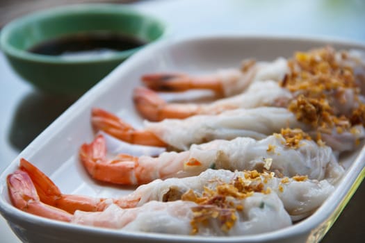 Asian snack made ​​from shrimp look delicious.