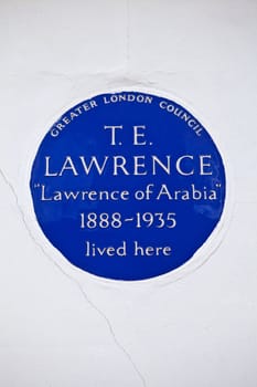 Blue Plaque dedicated to T. E. Lawrence on his former residence in Westminster, London.