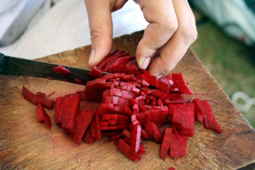 Beet "straws" cut by a method