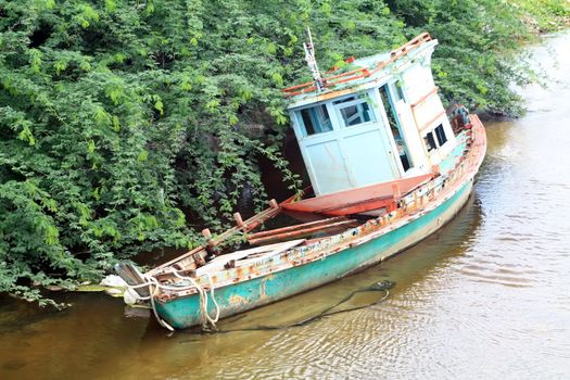 Boat drowned