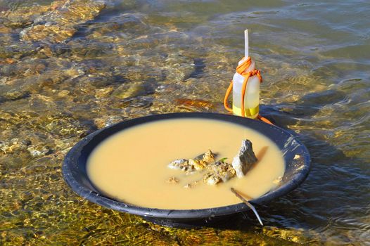 tools of the gold washer                                
