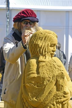 exposure of sand sculptures in France to Touquet on the topic of Africa